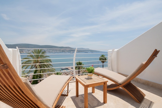 Deniz Manzaralı Oda Balkon