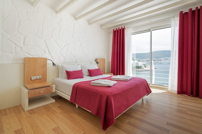Deniz Manzaralı Oda Balkon